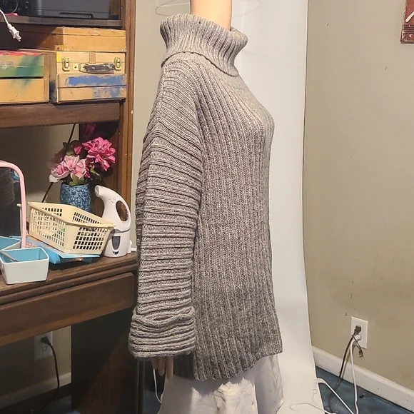 Soft Surroundings Over-sized Grey Knitted Sweater - Picture 5 of 7